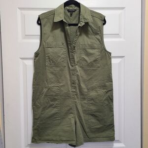 Banana‎ Republic Sleeveless green Romper Women size M petite multiple pockets